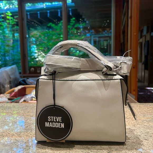 NWT Steve Madden Breese Crossbody/or shoulder Bag White - Picture 4 of 6